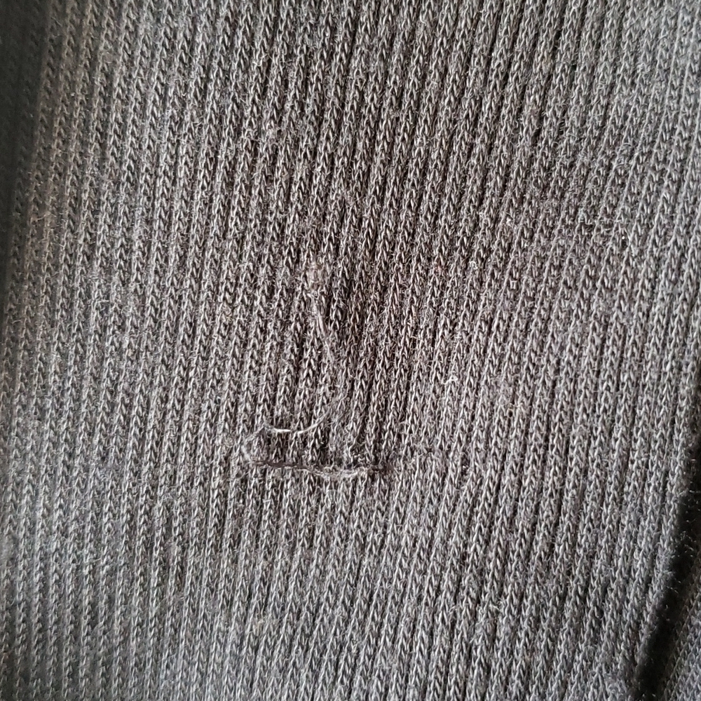 7 For All Mankind Oversized Modal and Silk Lightweight V-neck Sweater, Size XS - Picture 9 of 11